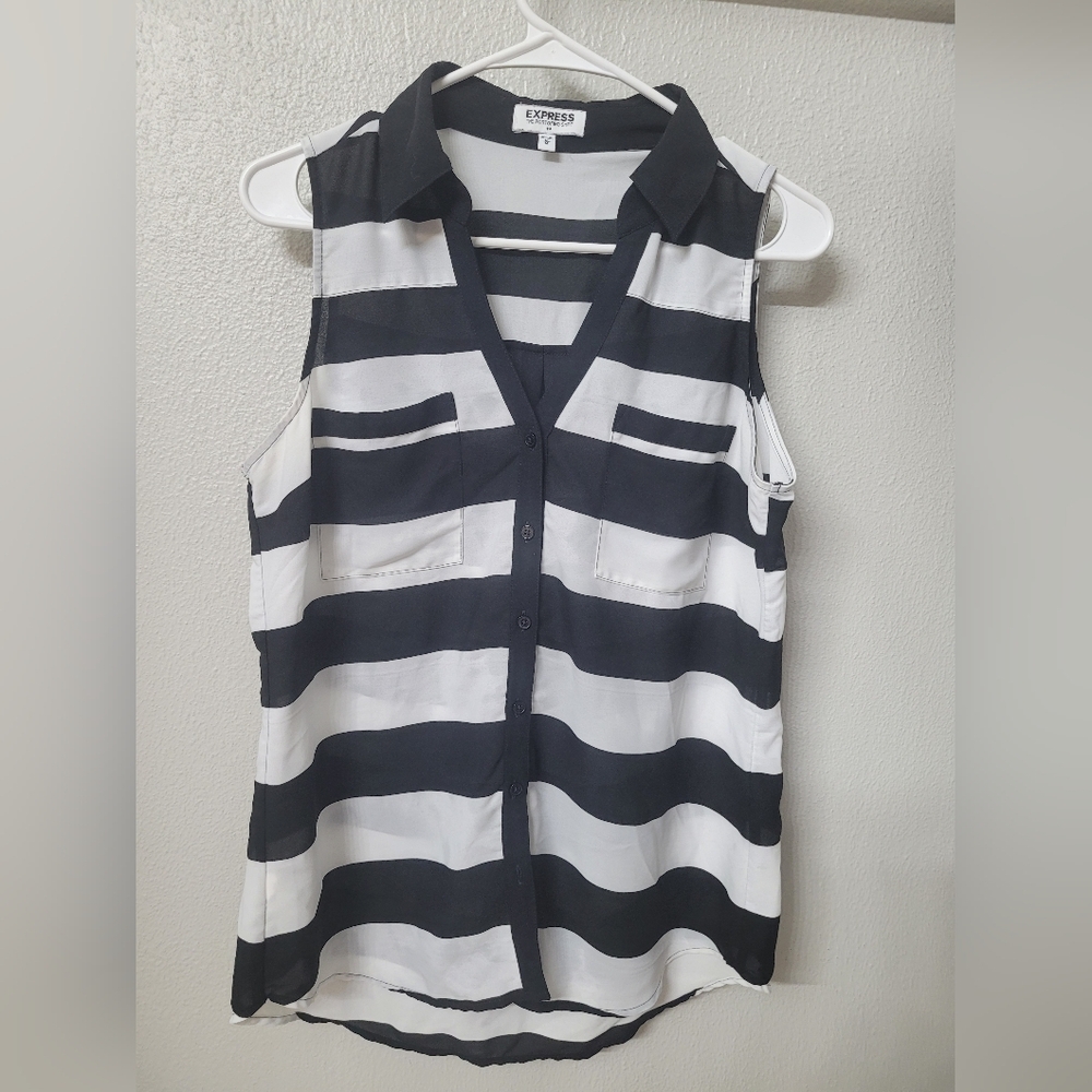 Express Monochrome Striped Sleeveless Blouse Size Medium